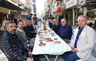 Yenilenen Sevgi Yolu esnafından Başkan Şimşek’e kahvaltılı teşekkür