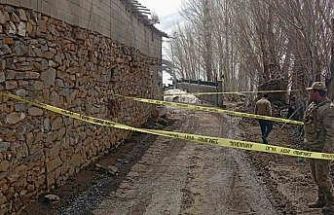 Yıkılma tehlikesi bulunan ahır güvenlik çemberine alındı