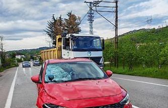 Yolun karşısına geçerken otomobilin çarptığı yaya ağır yaralandı