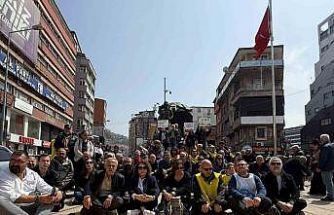 Zonguldak’ta sendikalardan oturma eylemi