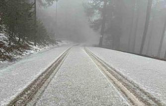 Zorkun Yaylası’nda dolu etkili oldu, çevre beyaza büründü