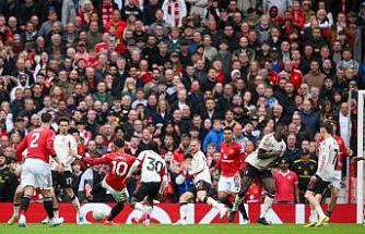 Dev maçta Manchester United, evinde Liverpool’u yendi