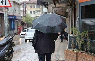 Elazığ’da sağanak etkisini göstermeye başladı