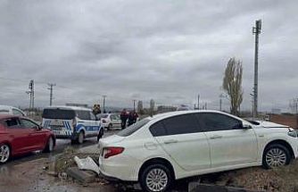 Eskişehir’de iki otomobil çarpıştı: 1 yaralı