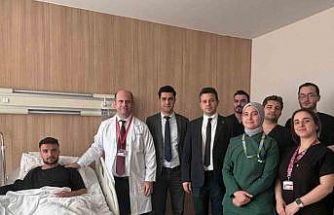 Kopan sinirler bacağından alınan nakille onarıldı: Genç hastaya ikinci şans