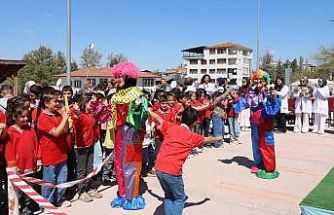 Öğrenciler bilim şenliğinde heyecan dolu bir gün yaşadı
