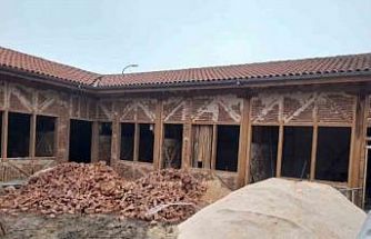 Tarihi Emet Hanı’nda restorasyon çalışmaları sürüyor