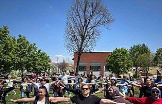 Yaşlı bakımı öğrencileri 60+ Tazelenme Üniversitesi’ne konuk oldu