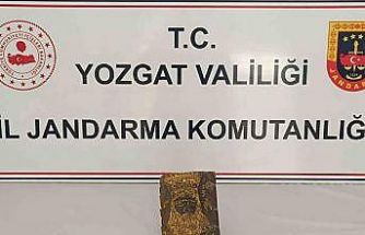 Yozgat’ta paha biçilemeyen altın yazma tarihi kitap ele geçirildi