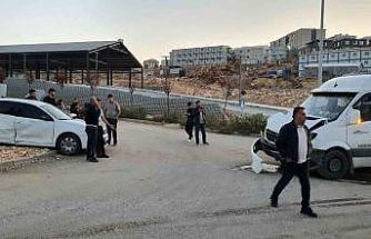 Adıyaman’da otomobil minibüsle çarpıştı: 4 yaralı