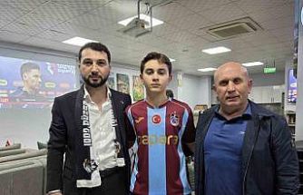 Düzce’de Beşiktaşlılar ve Trabzonsporlular, maçı birlikte izledi