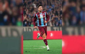 Trendyol Süper Lig: Trabzonspor: 1 - Beşiktaş: 0 (İlk yarı)