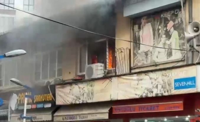 Rize’de depo yangını