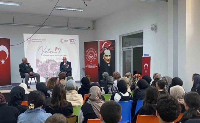 Gümüşhane’de Kıbrıs Gazileri öğrencilerle bir araya geldi
