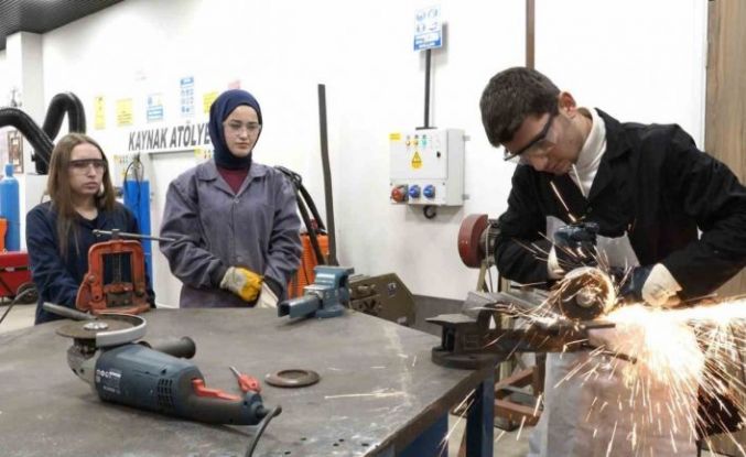 YÖK Başkanı Özvar: "Staj konusunda birinci önceliğimiz staj sürelerinin uzaması"