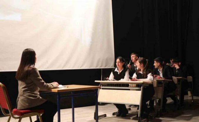 Ağrı’da 24 Kasım Öğretmenler Günü törenle kutlandı