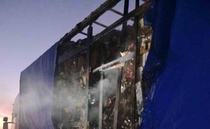 Bolu’da kuruyemiş yüklü dorse yandı