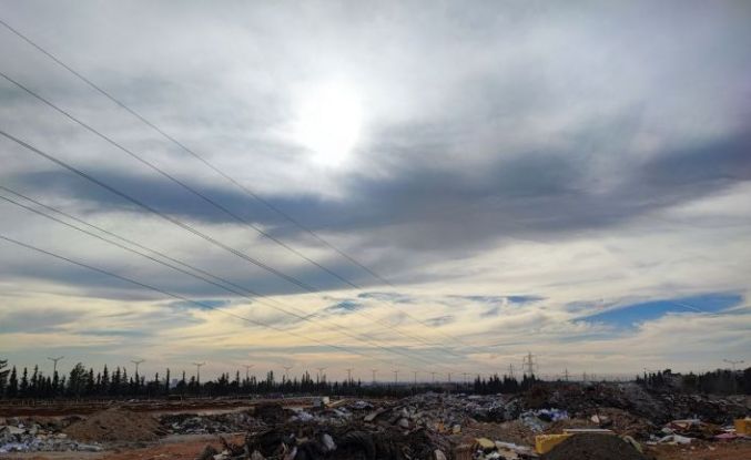 Boş arazi çöplüğe çevrildi: Atık yakılarak hem çevre hem hava kirleniyor