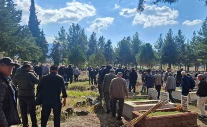 Burdur’da çıkan yangında  hayatını kaybeden yaşlı çift toprağa verildi