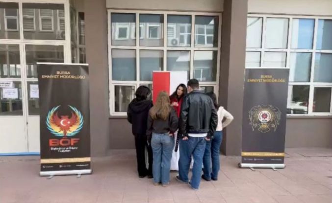 Bursa polisi, okul okul gezerek öğrencileri bilgilendirdi