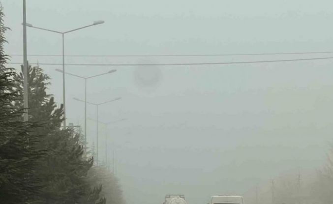 Göksun’da sis etkili oldu