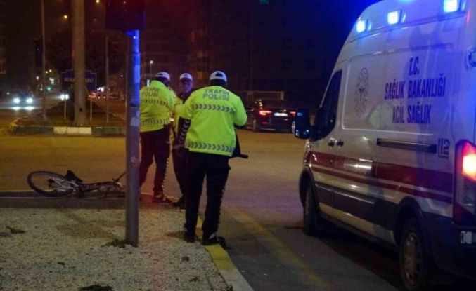 Kilis’te otomobille çarpışan bisikletli ağır yaralandı