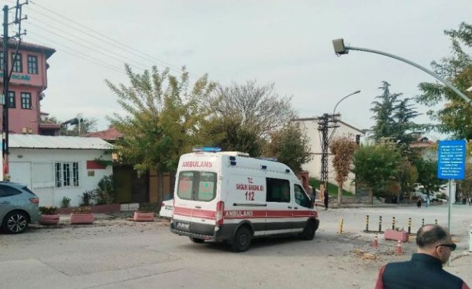 Odunpazarı’nda ambulansa demir duba engeli