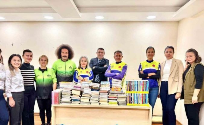 "Pedalla Kitap Götürüyoruz" kampanyasına destek