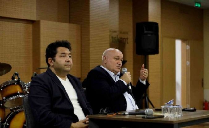 Prof. Dr. Taşağıl, Sakarya’da erken dönem Türk devletlerini anlattı