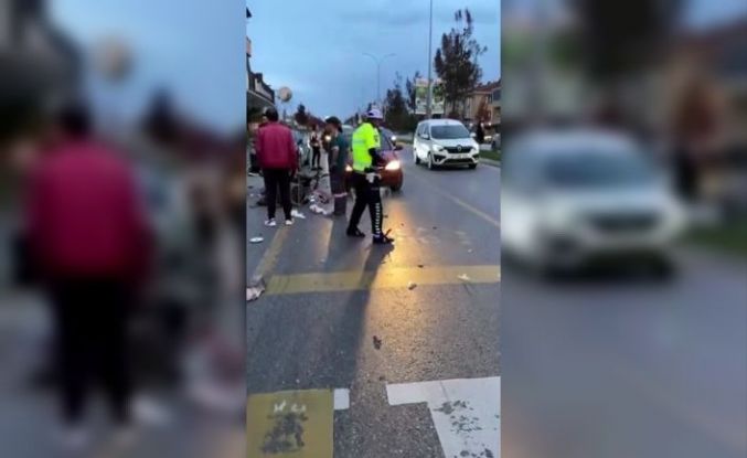 Sakarya’da otomobil ile motorlu bisiklet çarpıştı: 1 yaralı