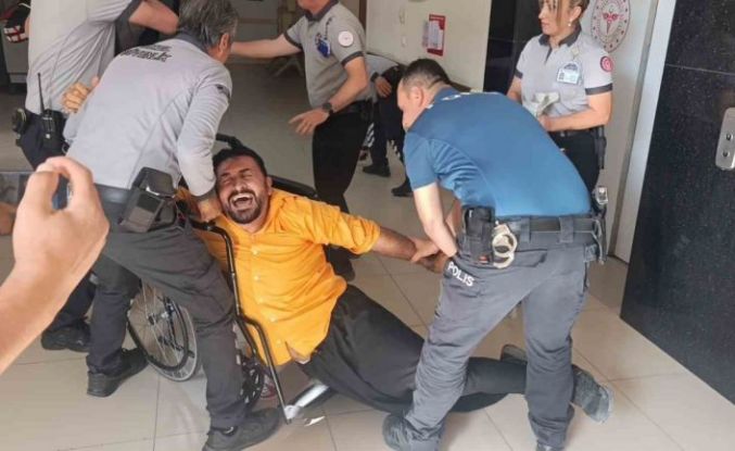 Yangın tahliyesinde hasta ve yakını rolündeki hastane çalışanlarından ’Oscar’lık performans