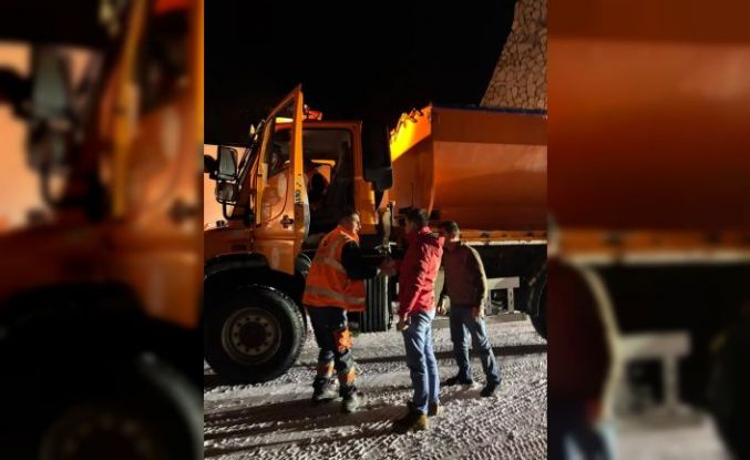 3 bin rakımlı Karabet Geçidi’nde kar yağışı etkili oldu