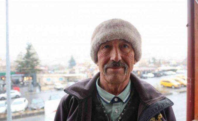 9 dil biliyor, gören şaşırıyor