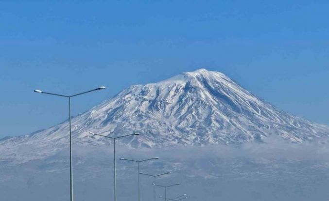 Ağrı Dağı ihtişamıyla göz kamaştırıyor