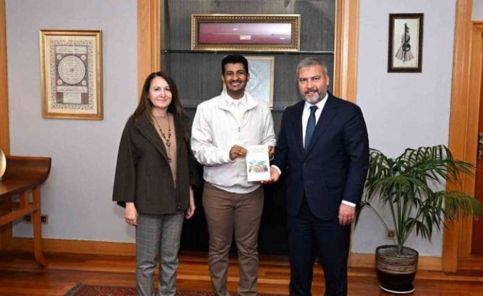 Anadolu Üniversitesi uluslararası öğrencisi 9’ncu Uluslararası Öğrenciler Kongresi’nden ödülle döndü