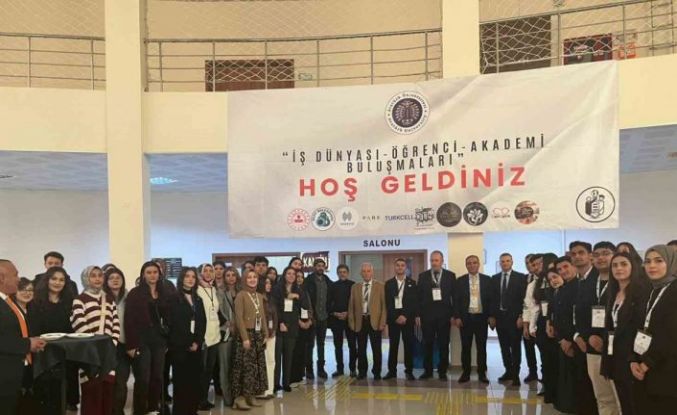 Atatürk Üniversitesi’nde "Ticari Bankacılık" paneli düzenlendi