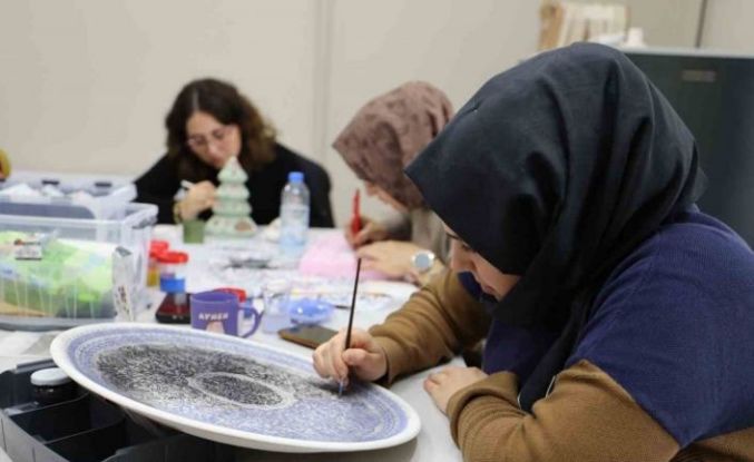 Başiskele’de kadınlar geleneksel sanatları öğreniyor