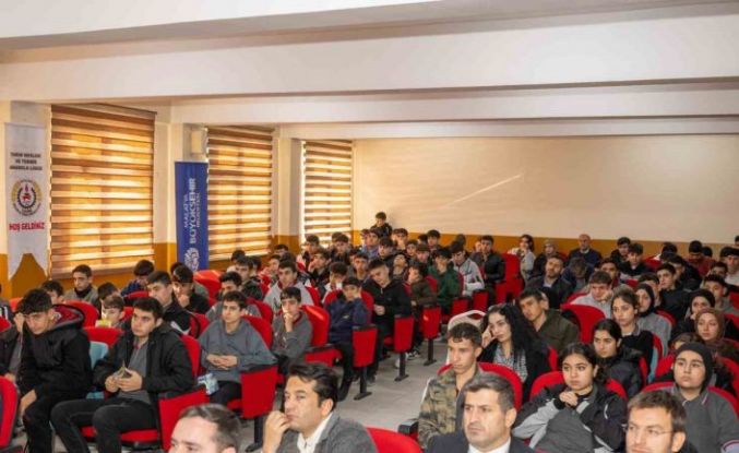 Başkan Er, öğrencilerle bir araya geldi