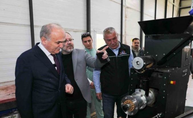 Başkan Özlü sahada: 23 Nisan Parkı Kütüphanesi açılışa hazır