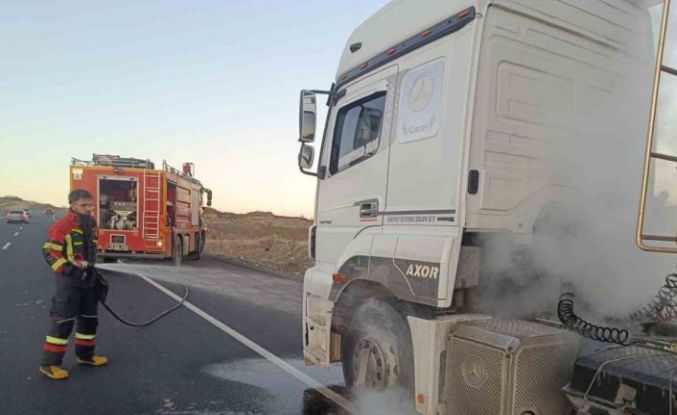 Bingöl’de seyir halindeki tırda yangın paniği: Facia son anda önlendi