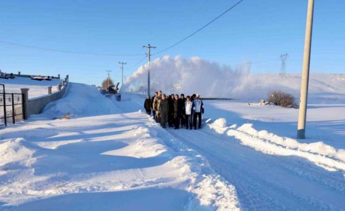 Bitlis’te karla mücadele çalışmaları aralıksız devam ediyor