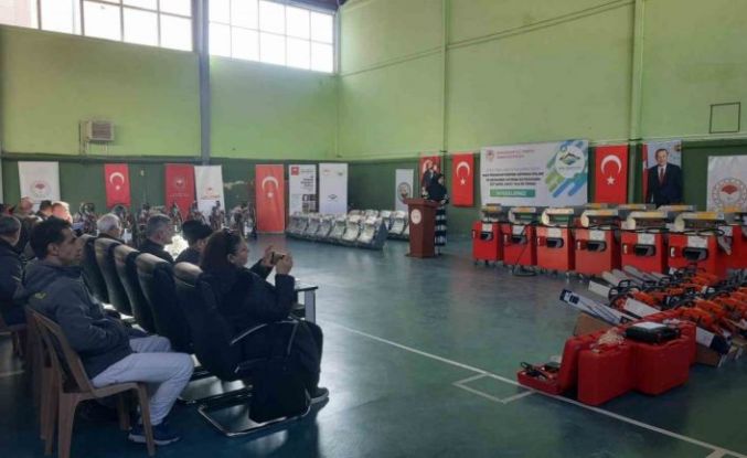 Bozkır’da çiftçilere makine ve ekipman desteği