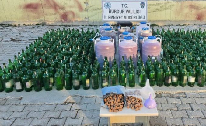 Burdur’da yüzlerce litre kaçak alkol ele geçirildi