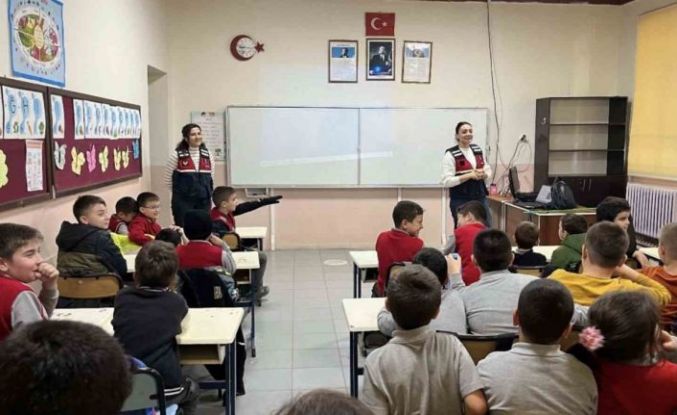 Çanakkale’de jandarma ekipleri KADES ve güvenlik hakkında bilgilendirdi