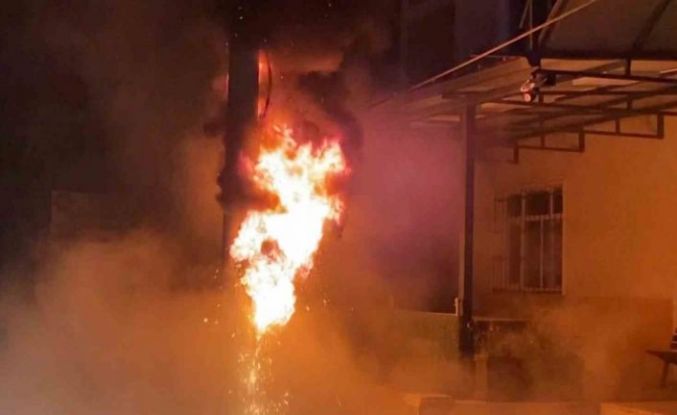 Cemevinde korku dolu anlar: Elektrik panosu patladı