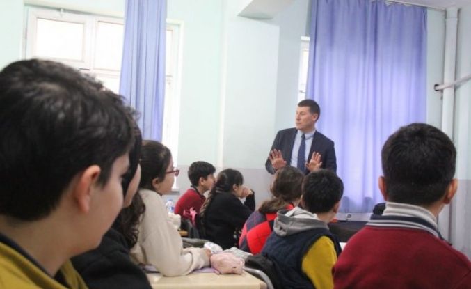 Cizre’de öğrencilere MEBİ’nin eğitimdeki etkisi anlatıldı