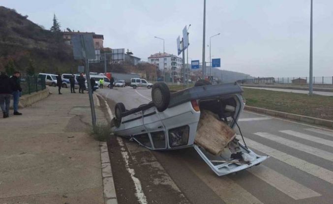 Çorum’da hafif ticari araç ile otomobil çapıştı: 1 yaralı