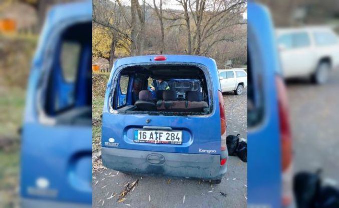 Çorum’da otomobil şarampole devrildi: 3 yaralı