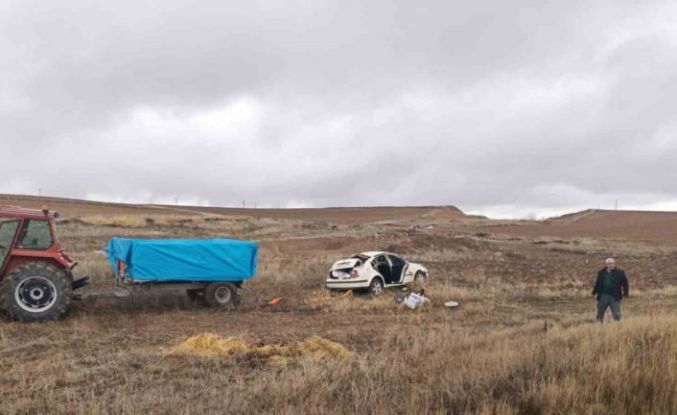 Çorum’da otomobil şarampole yuvarlandı: 2 yaralı
