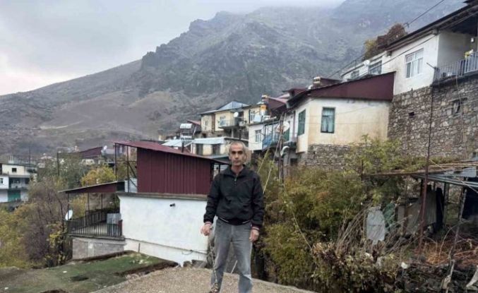 Çüngüş’te toprak evlere loğ çekiliyor